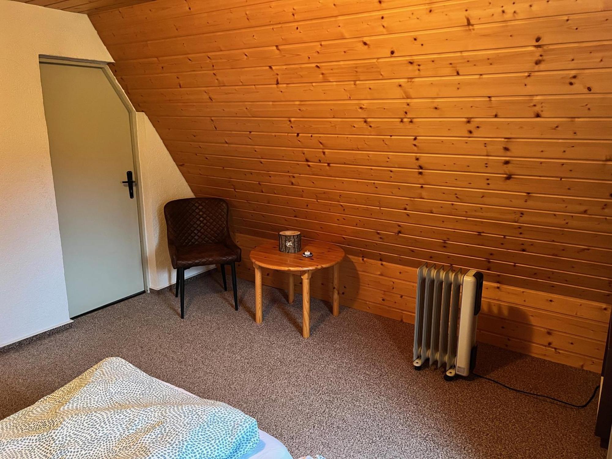 Urige Berghuette Mit Kamin Und Sauna Im Erzgebirge Nahe Schwarzwassertal *